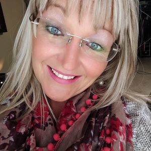 Meet your Posher, Mary ellen